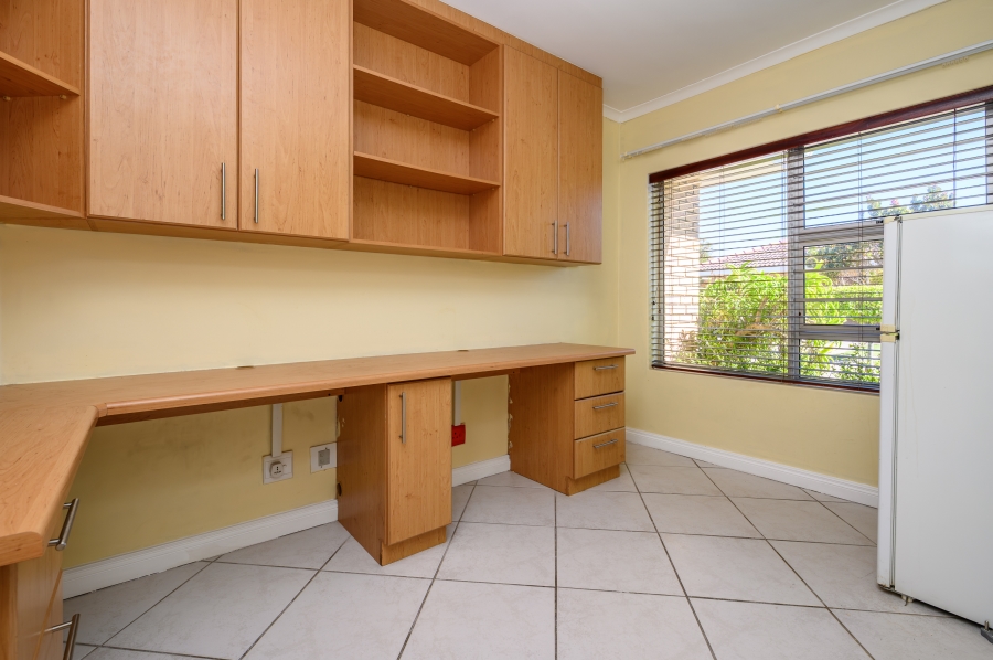 3 Bedroom Property for Sale in Summerstrand Eastern Cape